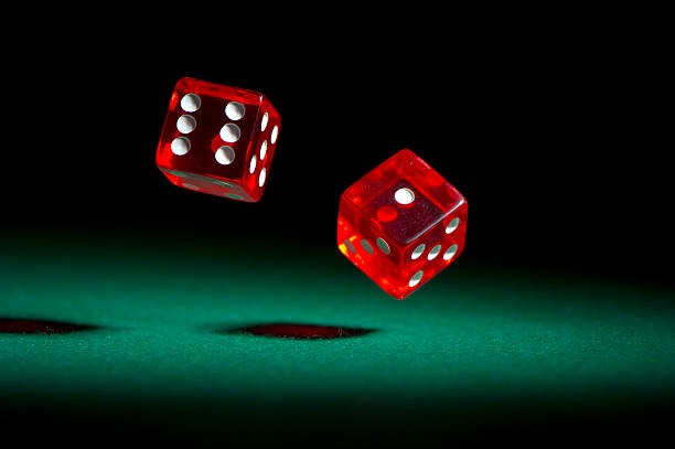 Antarmuka aplikasi ftsdlskits menampilkan slot games dan opsi deposit